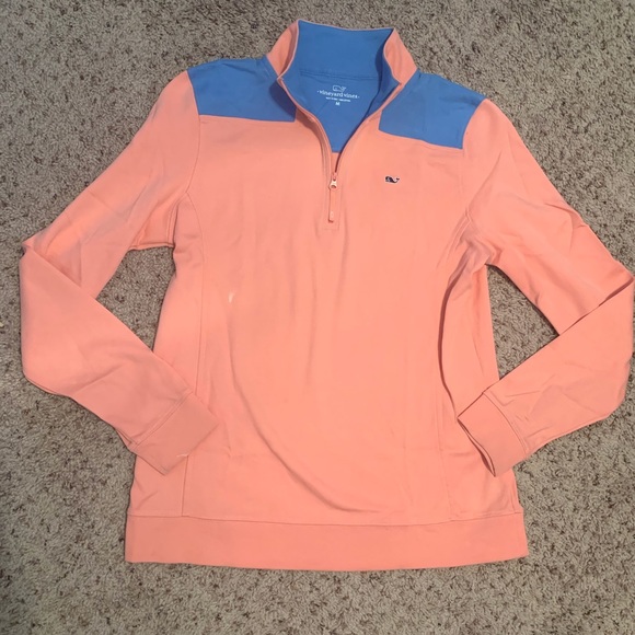 Vineyard Vines Jackets & Blazers - Vineyard Vines light weight pullover.
